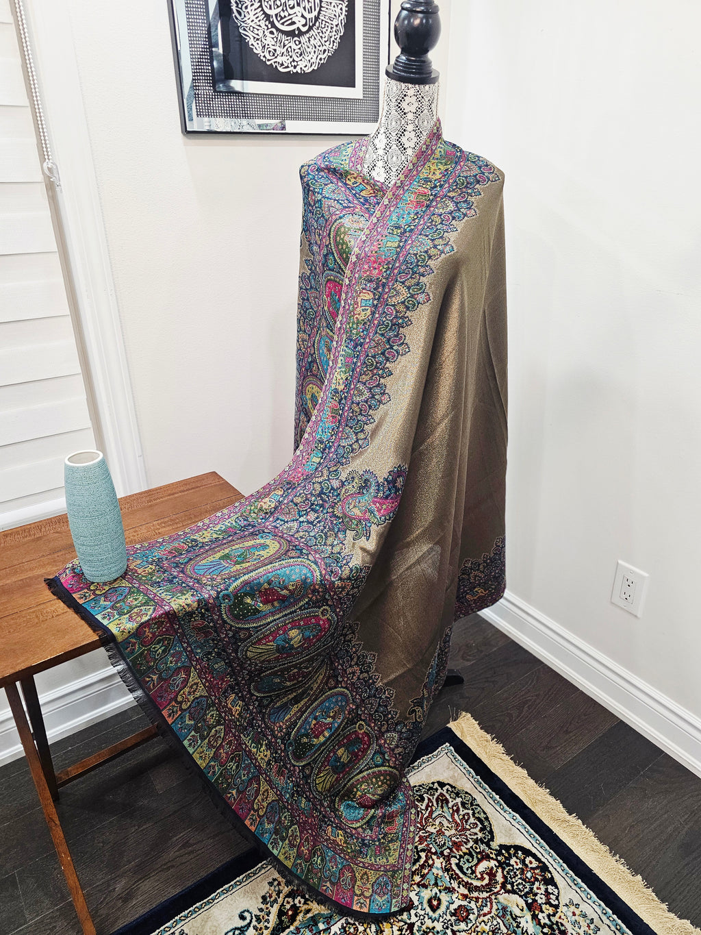 Moonlight Reversible Shawl with Multicolor Kani Border – Size 2.75