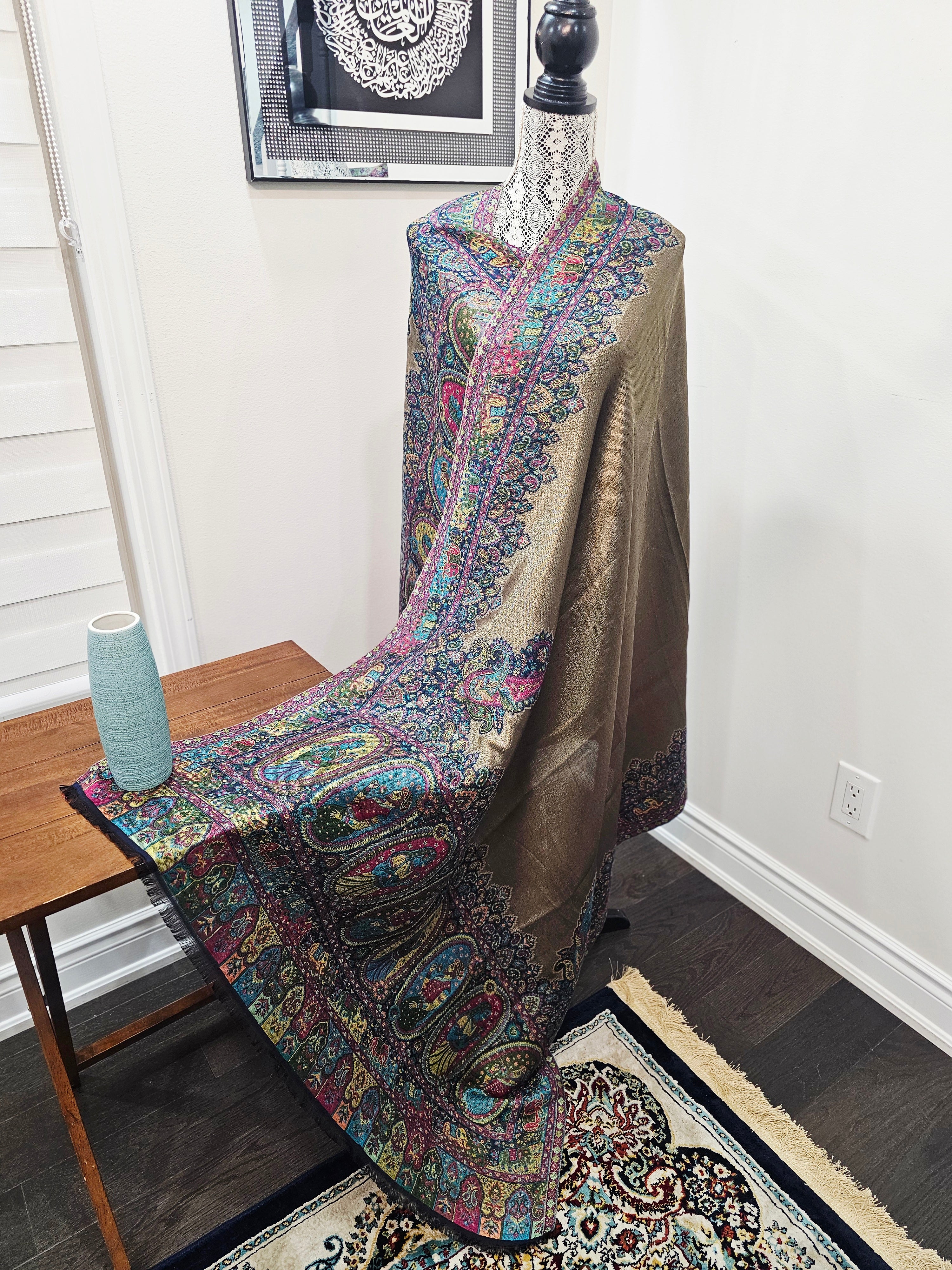 Moonlight Reversible Shawl with Multicolor Kani Border – Size 2.75