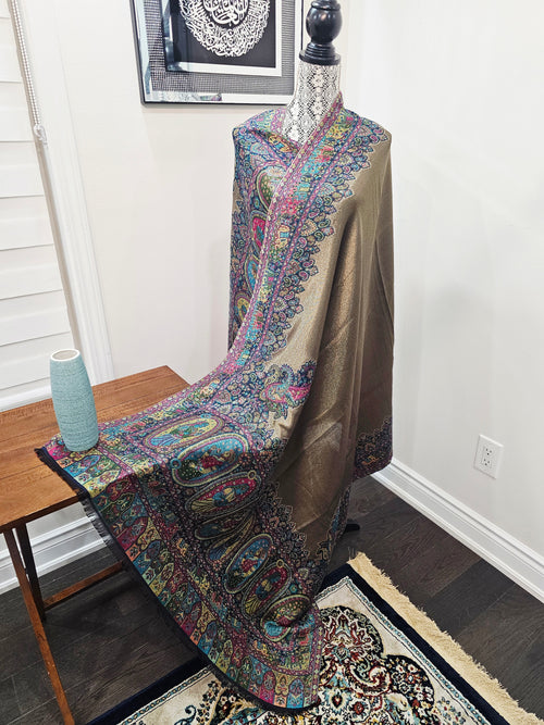 Moonlight Reversible Shawl with Multicolor Kani Border – Size 2.75